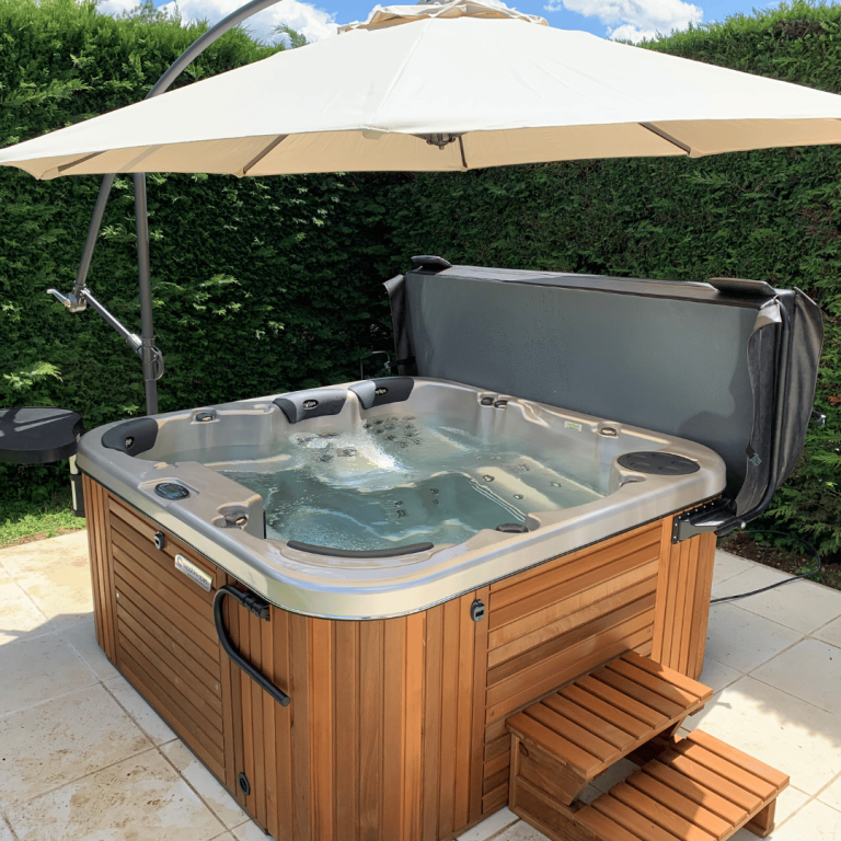 Best Seller Sapphire Spas Spa de massage bois myTemptation