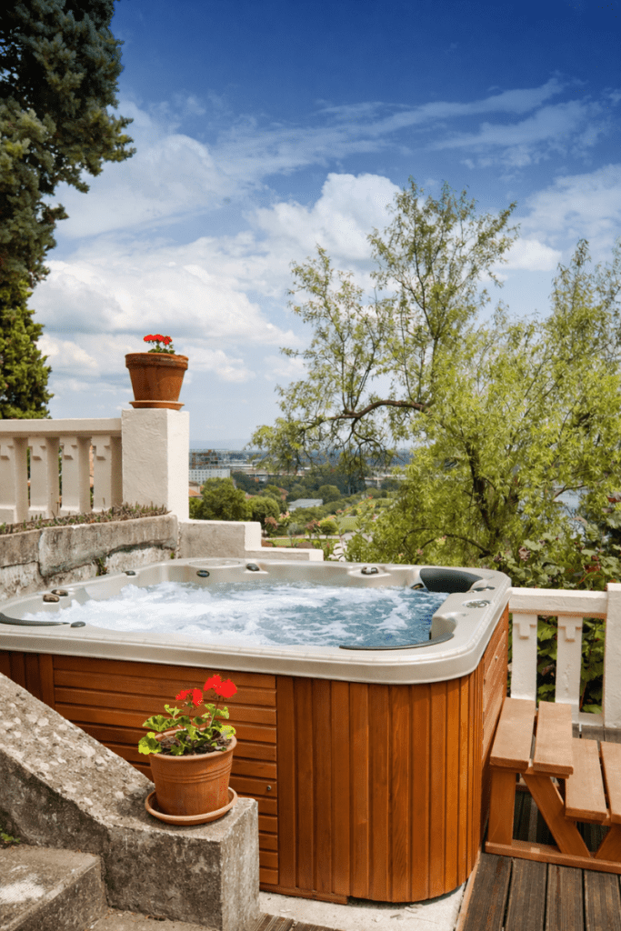 Relaxation spa en bois extérieur Sapphire spas Lyon