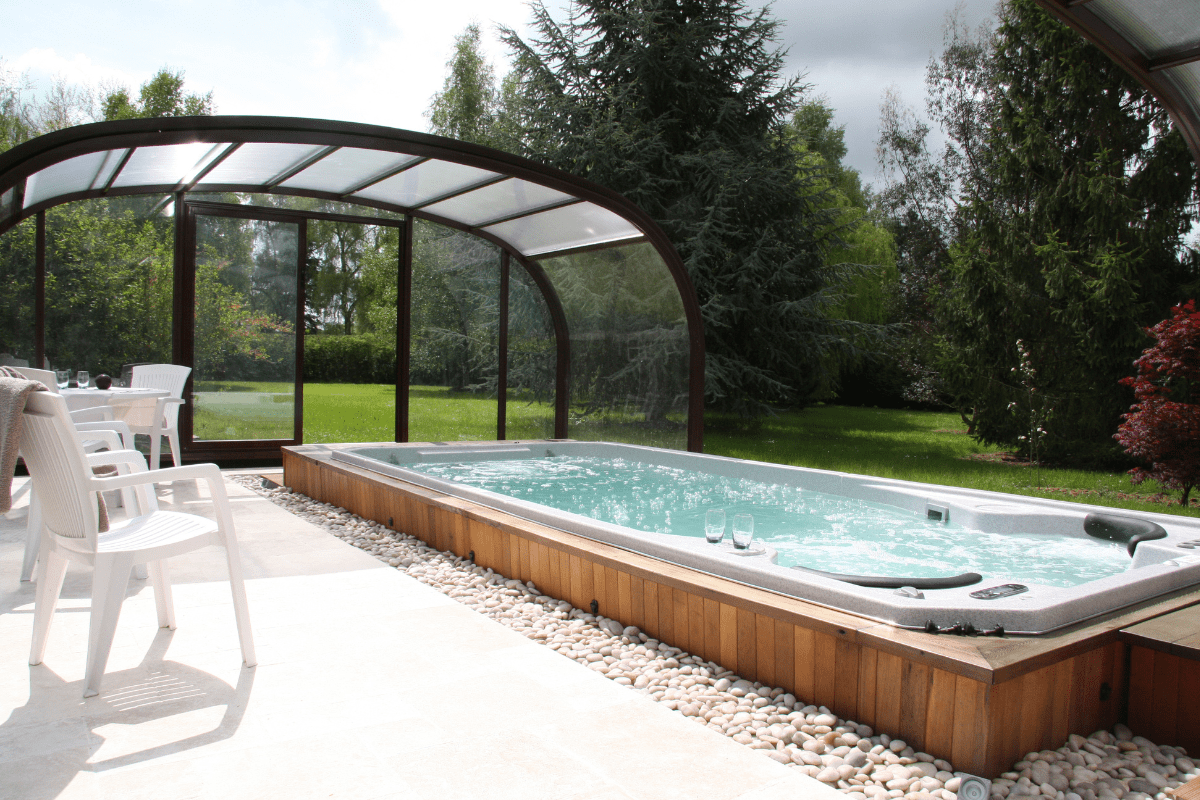 Spas de nage semi enterré sous abri ouvert SAPPHIRE SPA Lyon