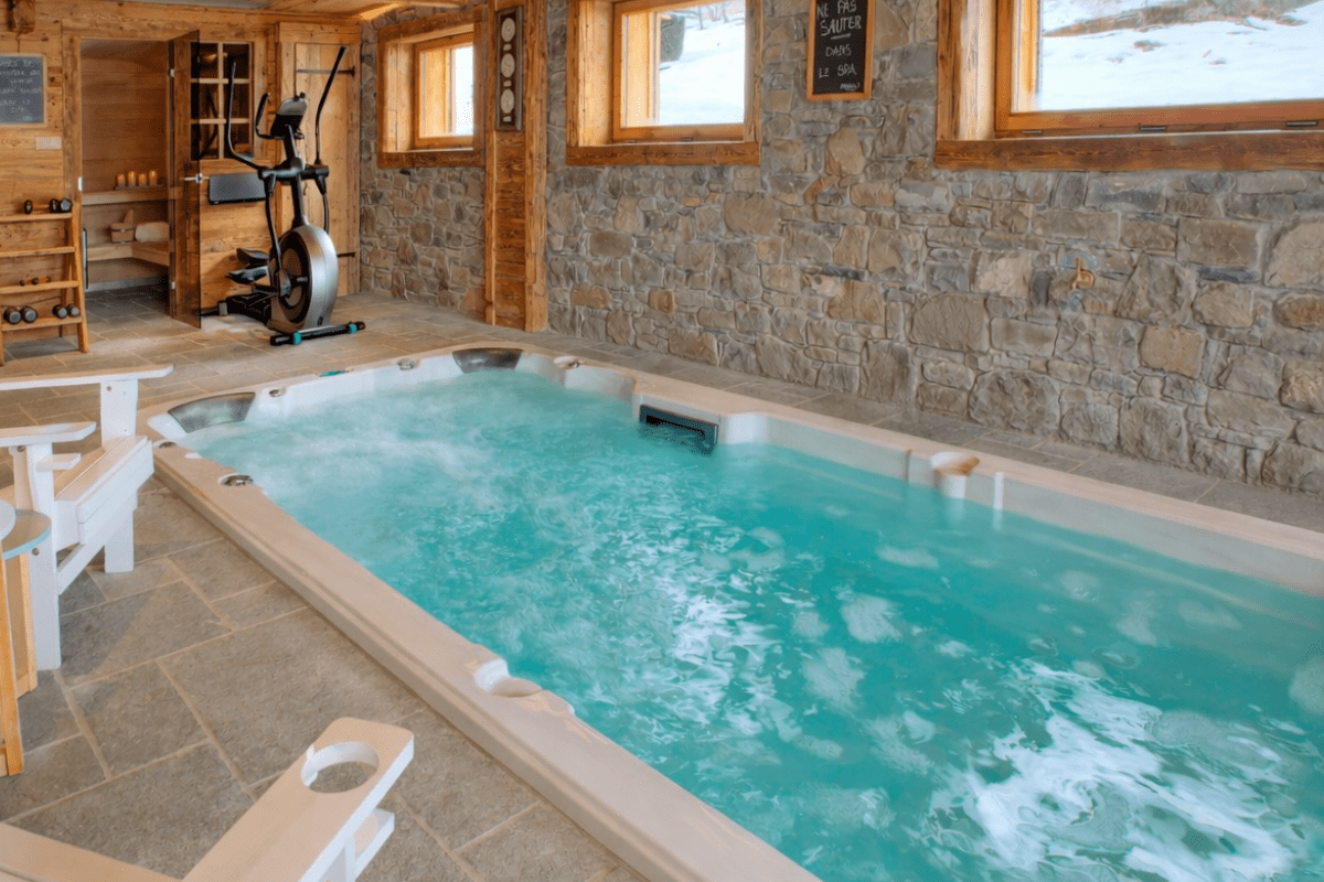 Spa de nage intérieur encastré Sapphire spa