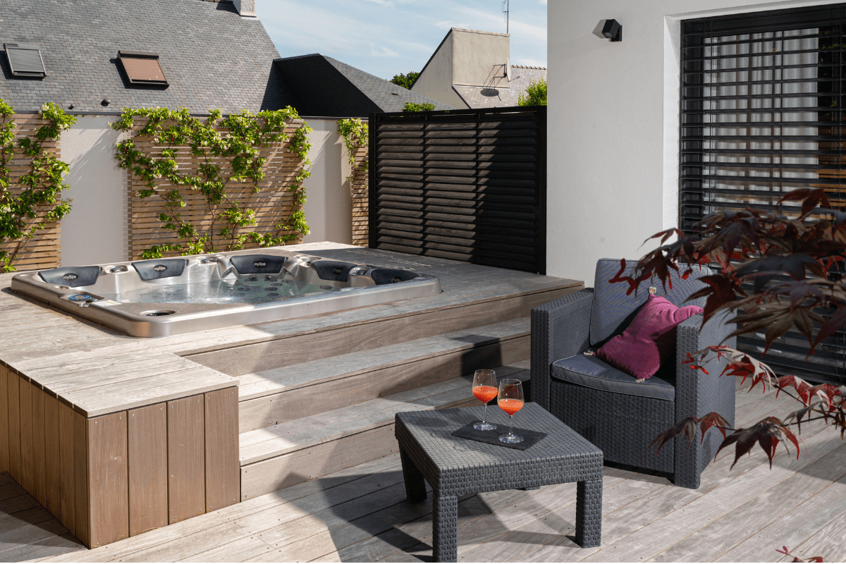 spa extérieur encastré maison moderne SAPPHIRE SPA